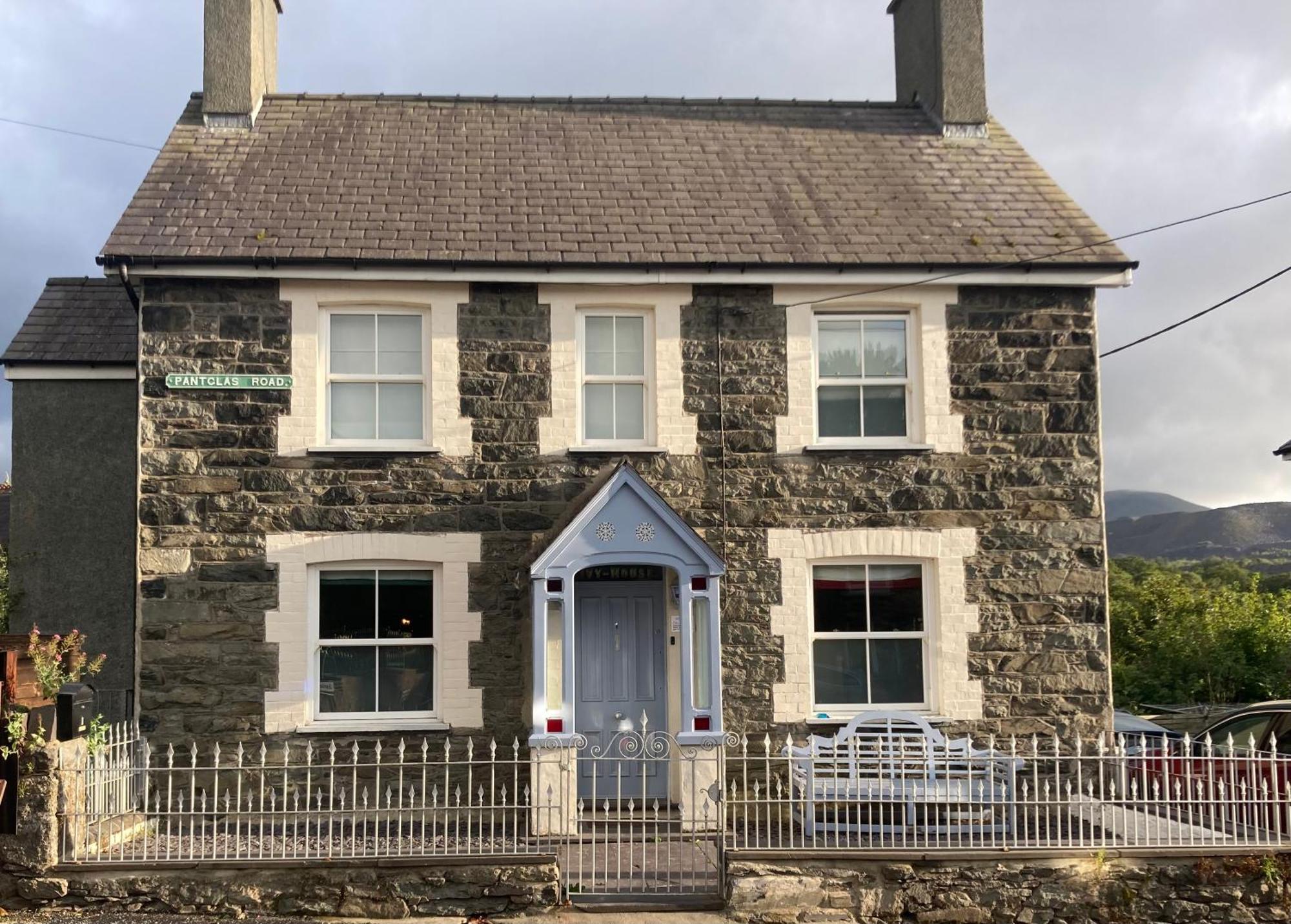Ivy House Villa Bangor  Exterior photo